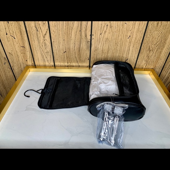 Original Penguin Travel Kit - Picture 5 of 5